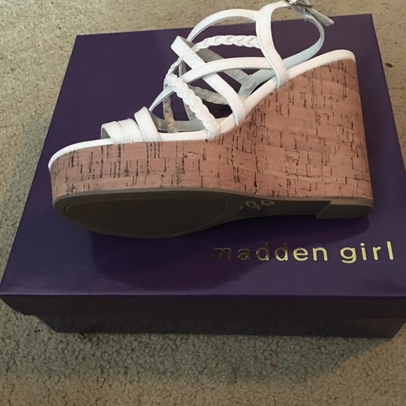 White wedges size 9 madden girl - Picture 2 of 3